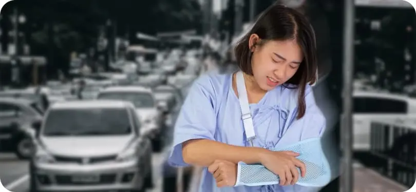 young-woman-with-broken-arm-wearing-arm-splint (1)
